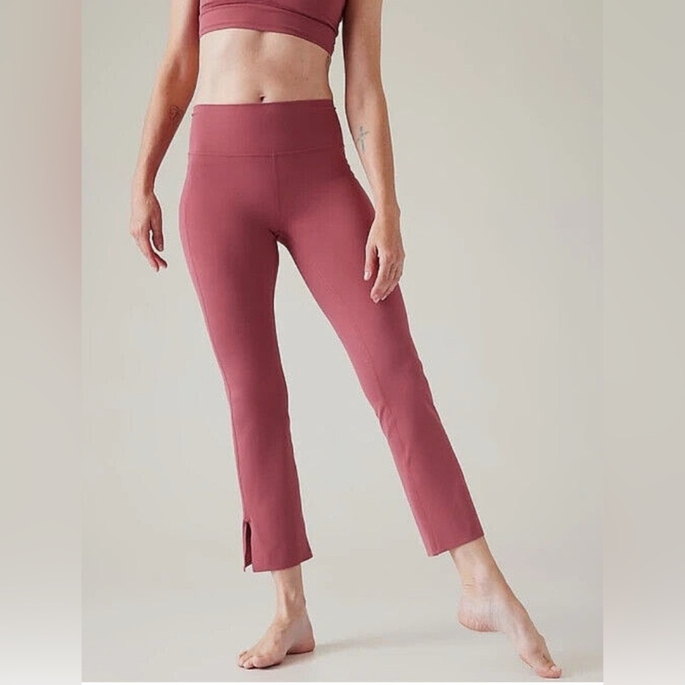 ATHLETA Transcend Stash Crop Straight Leg Coral Activewear Leggings Tight Pants